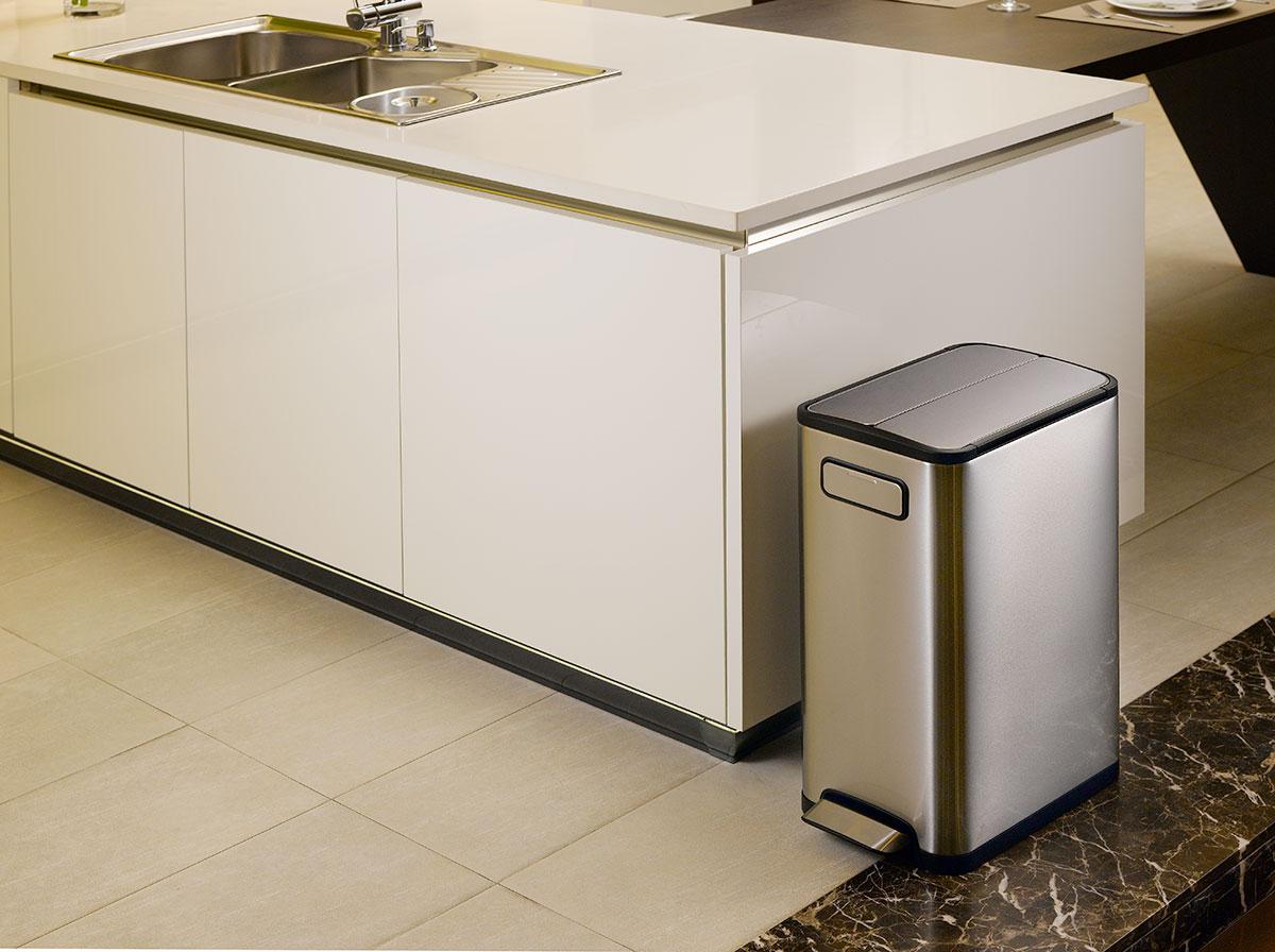 An Ecofly Kitchen Bin 30L stainless steel trash can in a kitchen.